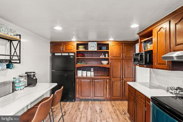 56 MEMORIAL BLVD, Newmanstown, PA 17073