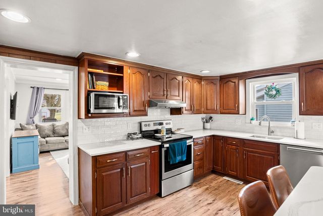 56 MEMORIAL BLVD, Newmanstown, PA 17073