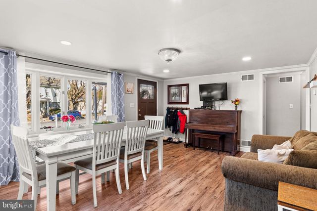 56 MEMORIAL BLVD, Newmanstown, PA 17073