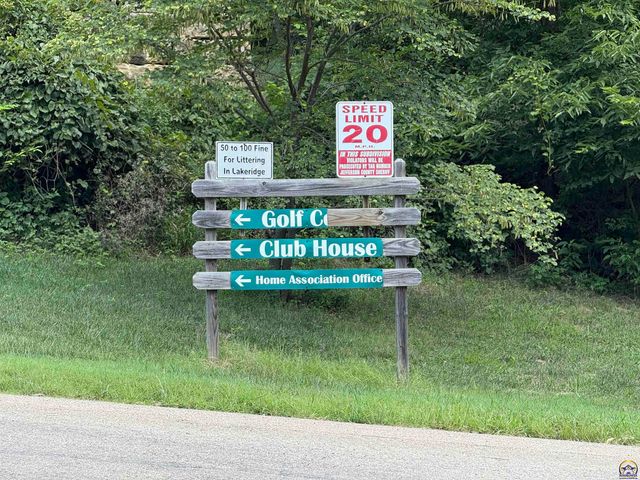 6428 Ridgeview DR, Ozawkie, KS 66070