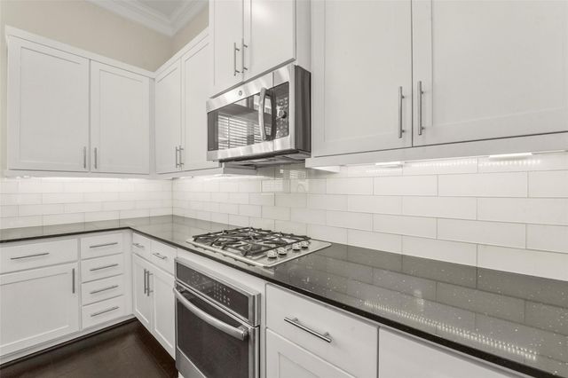 734 N Shepherd Drive, Houston, TX 77007