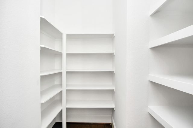 734 N Shepherd Drive, Houston, TX 77007