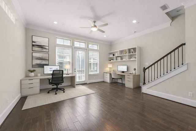 734 N Shepherd Drive, Houston, TX 77007