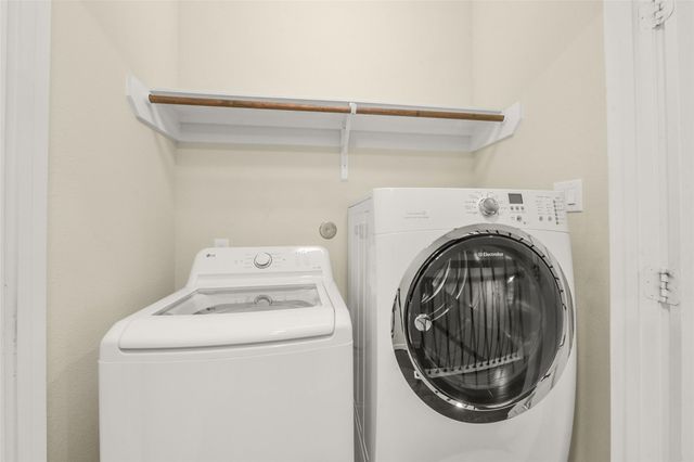 734 N Shepherd Drive, Houston, TX 77007