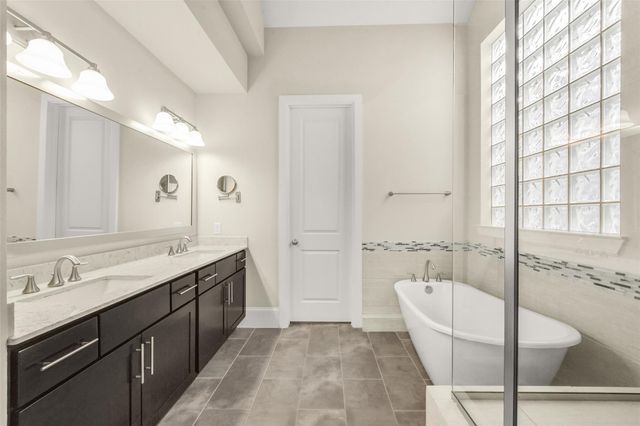 734 N Shepherd Drive, Houston, TX 77007