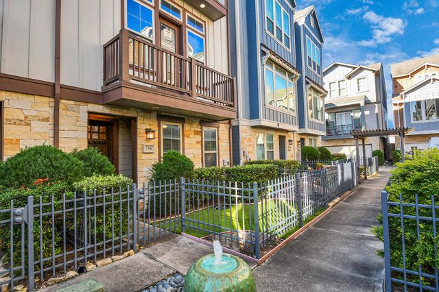734 N Shepherd Drive, Houston, TX 77007