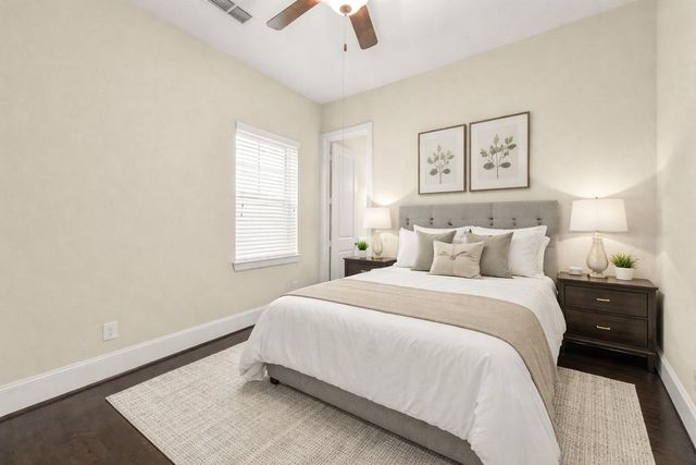 734 N Shepherd Drive, Houston, TX 77007