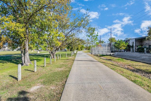 734 N Shepherd Drive, Houston, TX 77007