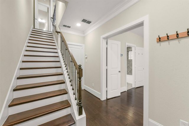 734 N Shepherd Drive, Houston, TX 77007