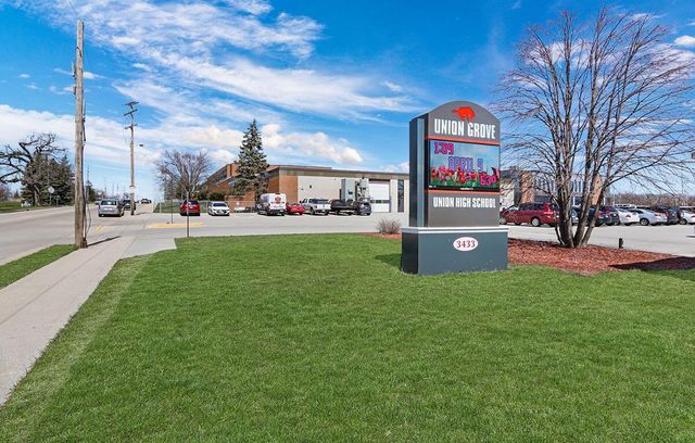 1054 58th ROAD, Union Grove, WI 53182