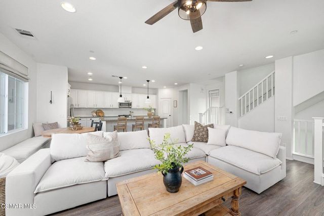 425 Stratus Lane 5, Simi Valley, CA 93065