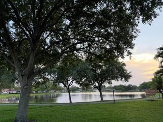 542 Franconia Circle, Lake Worth, FL 33467