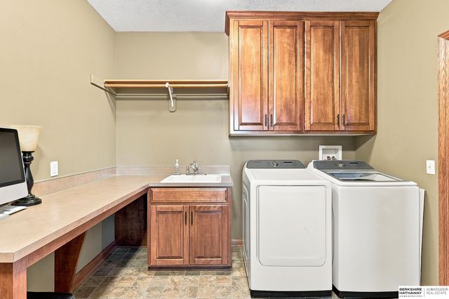 12619 S 81st Avenue, Papillion, NE 68046