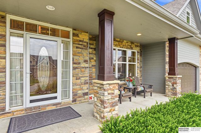 12619 S 81st Avenue, Papillion, NE 68046