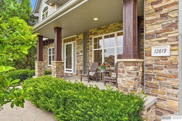 12619 S 81st Avenue, Papillion, NE 68046