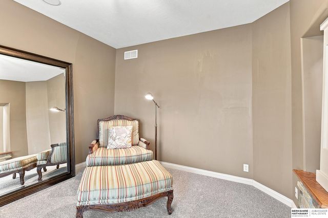 12619 S 81st Avenue, Papillion, NE 68046