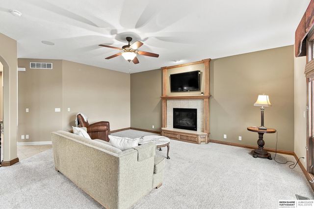 12619 S 81st Avenue, Papillion, NE 68046