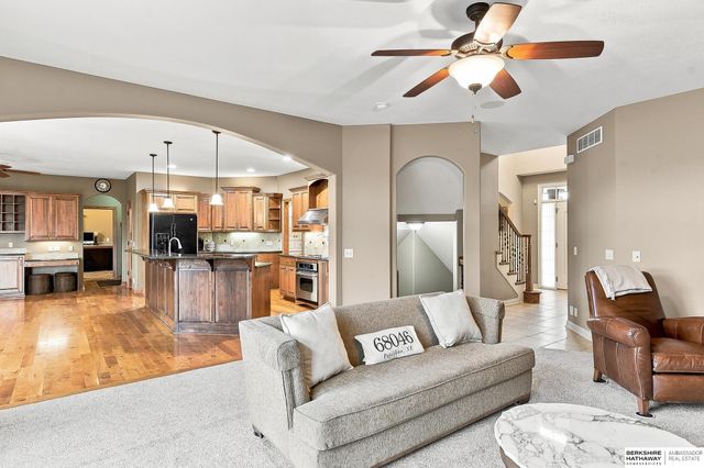 12619 S 81st Avenue, Papillion, NE 68046