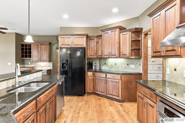 12619 S 81st Avenue, Papillion, NE 68046