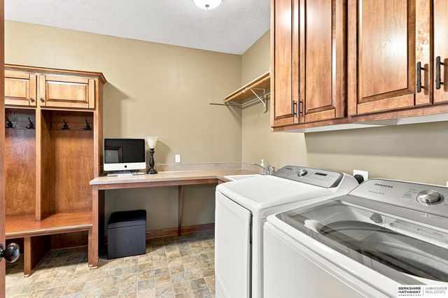 12619 S 81st Avenue, Papillion, NE 68046