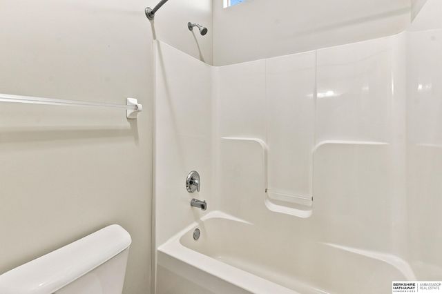 12619 S 81st Avenue, Papillion, NE 68046