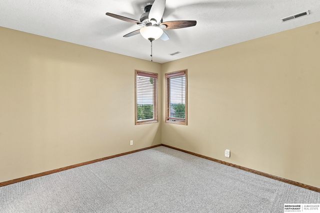 12619 S 81st Avenue, Papillion, NE 68046
