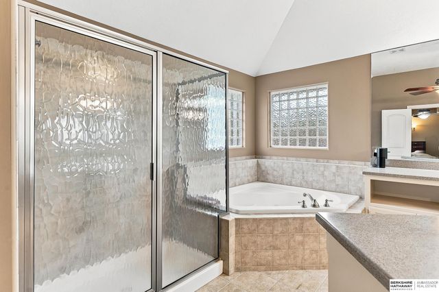 12619 S 81st Avenue, Papillion, NE 68046