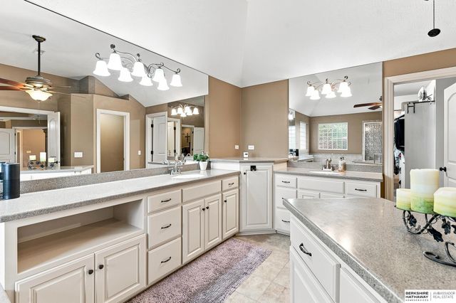 12619 S 81st Avenue, Papillion, NE 68046