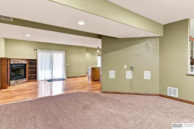 12619 S 81st Avenue, Papillion, NE 68046