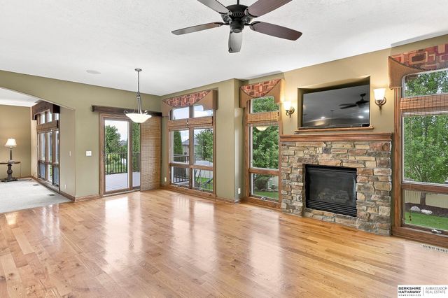 12619 S 81st Avenue, Papillion, NE 68046