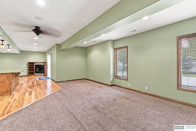 12619 S 81st Avenue, Papillion, NE 68046