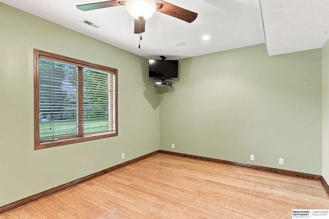 12619 S 81st Avenue, Papillion, NE 68046