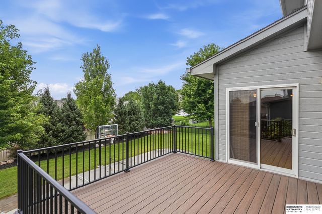 12619 S 81st Avenue, Papillion, NE 68046