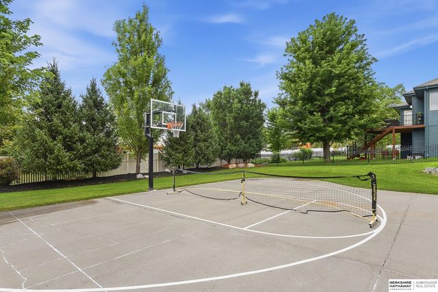 12619 S 81st Avenue, Papillion, NE 68046