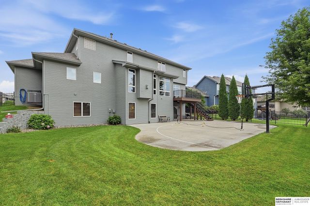 12619 S 81st Avenue, Papillion, NE 68046