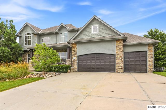 12619 S 81st Avenue, Papillion, NE 68046