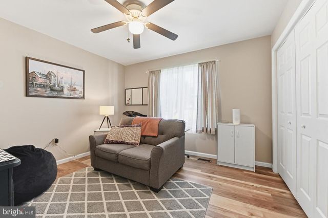 7 ESTHER LN, Shoemakersville, PA 19555
