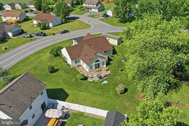 7 ESTHER LN, Shoemakersville, PA 19555