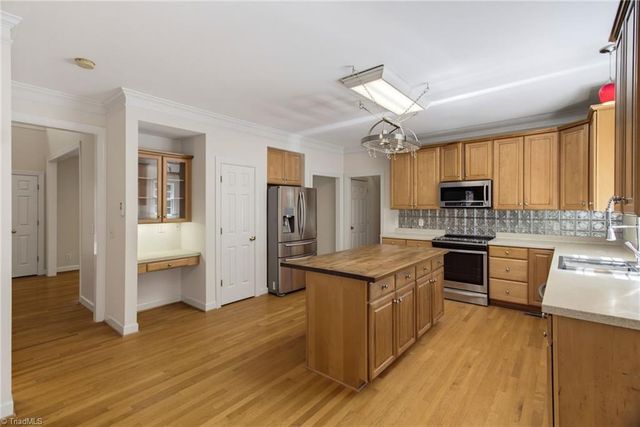 2607 Oxmoor Road, Summerfield, NC 27358