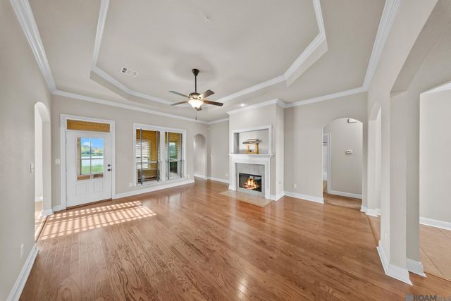 6107 Waterford Ln, Sorrento, LA 70778