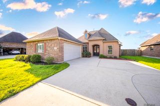 6107 Waterford Ln, Sorrento, LA 70778
