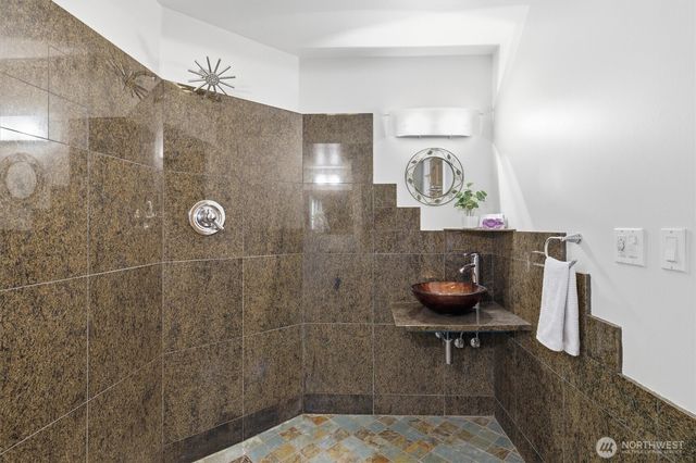 111 NW 180th Street, Shoreline, WA 98177