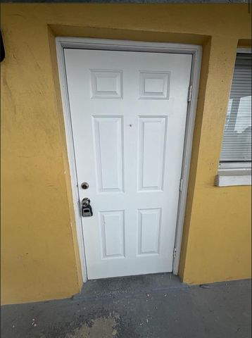 1501 Crescent Circle E39, Lake Park, FL 33403