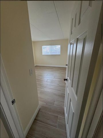 1501 Crescent Circle E39, Lake Park, FL 33403