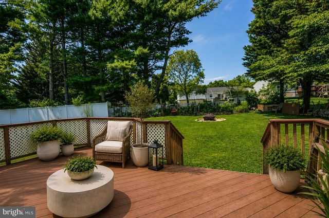 1 HICKORY SPRING CT, Gaithersburg, MD 20882