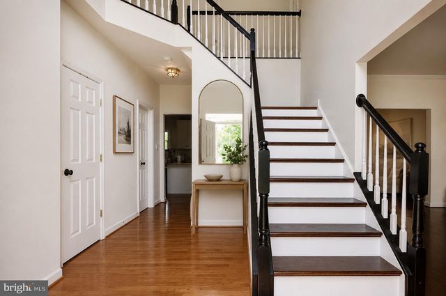 1 HICKORY SPRING CT, Gaithersburg, MD 20882