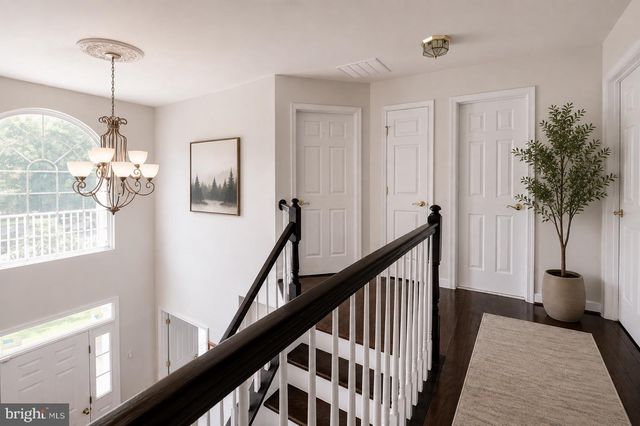 1 HICKORY SPRING CT, Gaithersburg, MD 20882