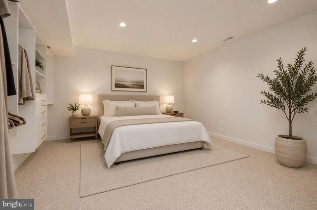 1 HICKORY SPRING CT, Gaithersburg, MD 20882