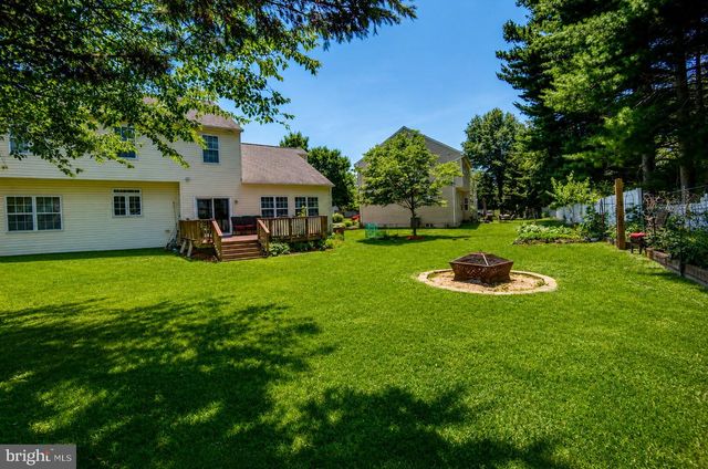 1 HICKORY SPRING CT, Gaithersburg, MD 20882