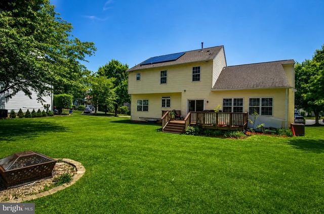 1 HICKORY SPRING CT, Gaithersburg, MD 20882